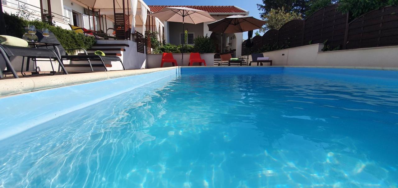 Holiday Home Olive Gradac  Exteriör bild