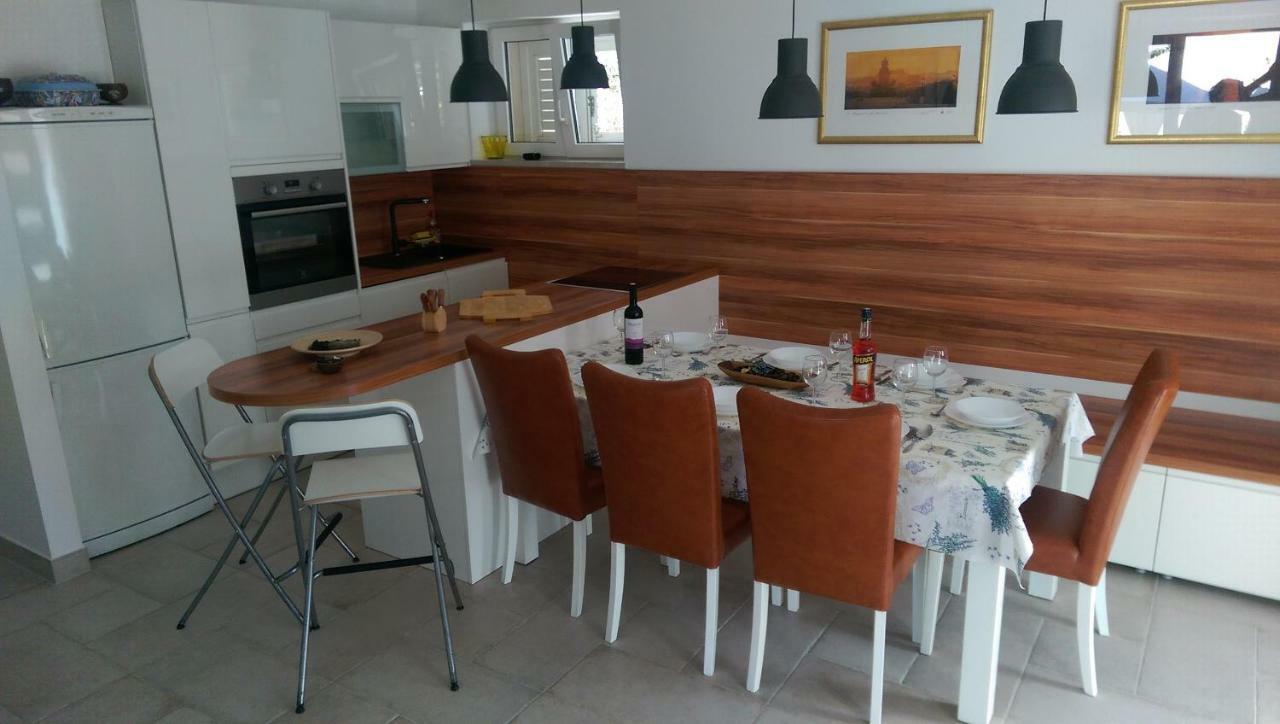 Holiday Home Olive Gradac  Exteriör bild